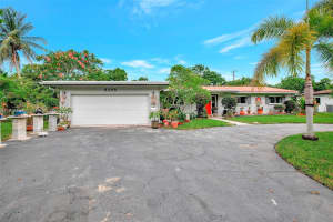6285 Pine Terrace, Plantation, FL 33317, - MLS#A11804394