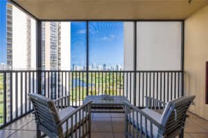 20301 W Country Club Dr APT 1623, Aventura, FL 33180, - MLS#A11804422