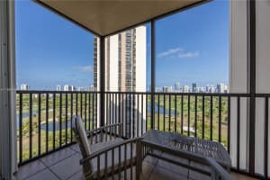 20301 W Country Club Dr APT 1623, Aventura, FL 33180, - MLS#A11804422