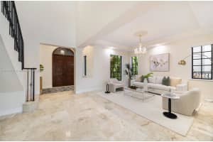 7250 Erwin Rd, Coral Gables, FL 33143 - MLS#A11804601