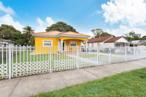 2757 Nw 29th St, Miami
