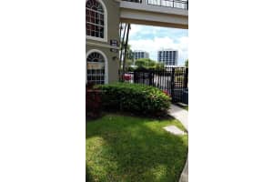 1640 Presidential Way 103, West Palm Beach