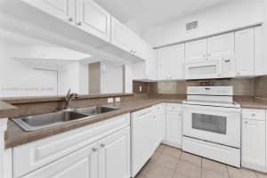 17100 N Bay Rd APT 1310, Sunny Isles Beach, FL 33160, - MLS#A11804800