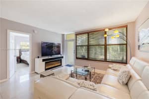 3181 S Ocean Dr, Hallandale Beach, FL 33009, Sold 07/31/25