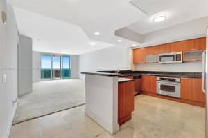14951 Royal Oaks Ln 1406, North Miami