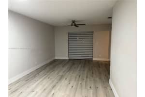 15805 W Waterside Cir 202, Sunrise