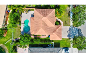 16372 Segovia Cir N Pembroke Pines, FL 33331 - MLS#A11805104