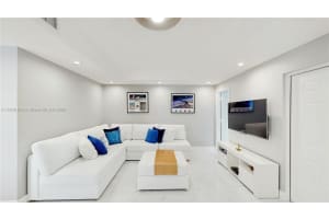 931 Sw 11th St H-1 Miami, FL 33129 - MLS#A11805180