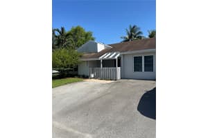 8631 Bridle Path Ct, Davie