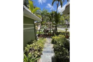 596 Nw 164th Ave Pembroke Pines, FL 33028 - MLS#A11805237