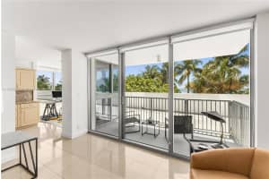 2655 Collins Ave APT 411, Miami Beach, FL 33140, - MLS#A11805321