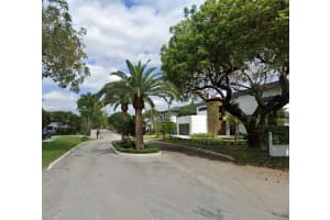 9420 Sw 72 Ct Pinecrest, FL 33156 Sold 08/05/25