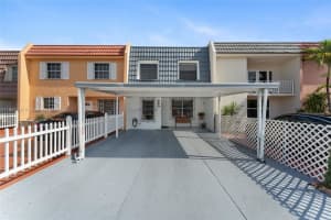 960 W 79th Pl, Hialeah