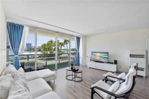 900 Bay Dr APT 210, Miami Beach, FL 33141, - MLS#A11805466