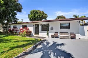 6761 Allen St, Hollywood, FL 33024, - MLS#A11805497