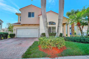 1874 Nw 74th Way, Pembroke Pines