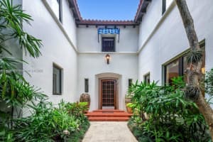 56 S Hibiscus Dr Miami Beach, FL 33139 - MLS#A11805613