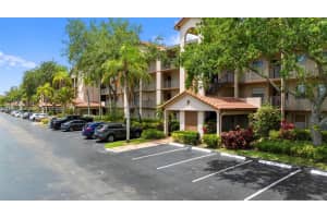 1300 Sw 124th Ter 107p, Pembroke Pines