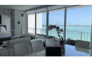 7601 E Treasure Dr 1622, North Bay Village