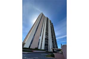 20335 W Country Club Dr 903, Aventura