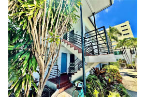 4710 Pine Tree Dr 31, Miami Beach
