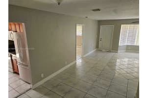5960 NW 14th St, Sunrise, FL 33313, Sold 07/31/25