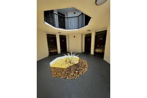 216 Lake Pointe Dr 120, Oakland Park