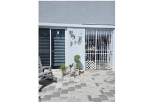 2110 SW 122nd Ct 2110, Miami, FL 33175 Sold 10/15/25