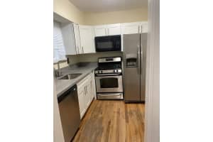 815 W 40th St #4, Miami Beach, FL 33140, - MLS#A11806036