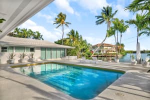 250 Knollwood Dr Key Biscayne, FL 33149 - Off Market