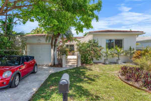 9057 Emerson Ave, Surfside