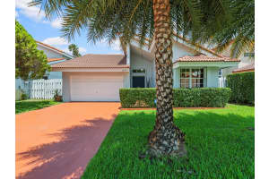 18827 NW 82nd Pl, Hialeah, FL 33015, Sold 07/03/25
