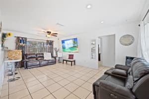 9331 Nw 24th Pl Sunrise, FL 33322 - MLS#A11806195