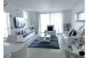 2859 Leonard Dr G401, Aventura
