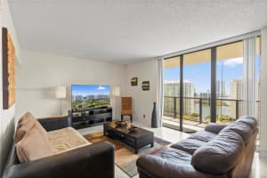 18181 Ne 31st Ct Ph07, Aventura