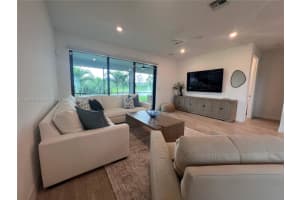 2814 Primrose Pl, Oakland Park