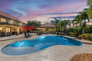 11915 Green Oak Dr, Davie