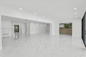 112 E 1st Ct, Miami Beach, FL 33139, - MLS#A11806507