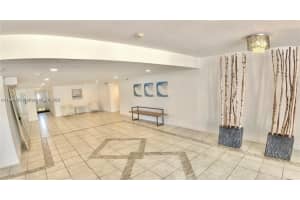 2821 Ne N 163rd St Apt 4x, North Miami Beach