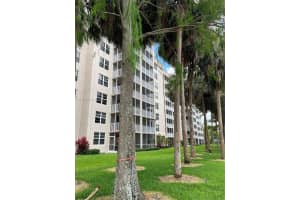 250 Jacaranda Dr Apartment 303, Plantation, FL 33324, - MLS#A11806596