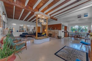 1895 Sw 25th St, Miami