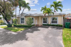 10120 Nw 57th St, Doral
