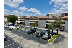 8810 Fontainebleau Blvd APT 318, Miami, FL 33172, - MLS#A11806745