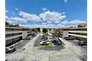 8810 Fontainebleau Blvd APT 318, Miami, FL 33172, - MLS#A11806745