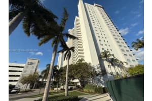 15051 Royal Oaks Ln APT 1703, North Miami, FL 33181, - MLS#A11806774