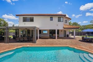 11898 Sw 74th Ter, Miami