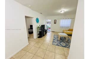 301 NW 37th St, Miami, FL 33127, - MLS#A11806787