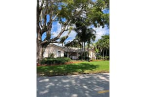 9620 E Calusa Club Dr, Miami