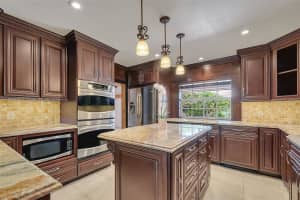 9620 E Calusa Club Dr, Miami, FL 33186 - MLS#A11806932