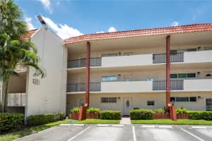 9823 S Hollybrook Lake Dr APT 105, Pembroke Pines, FL 33025, - MLS#A11806952